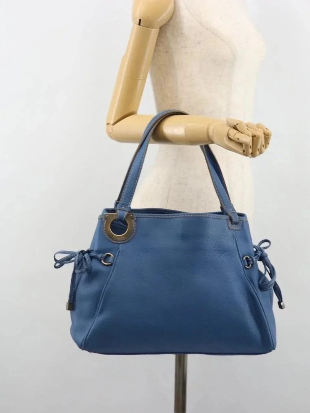 Salvatore Ferragamo Gancini Tote Bag Leather Blue Gold Auth 185584A